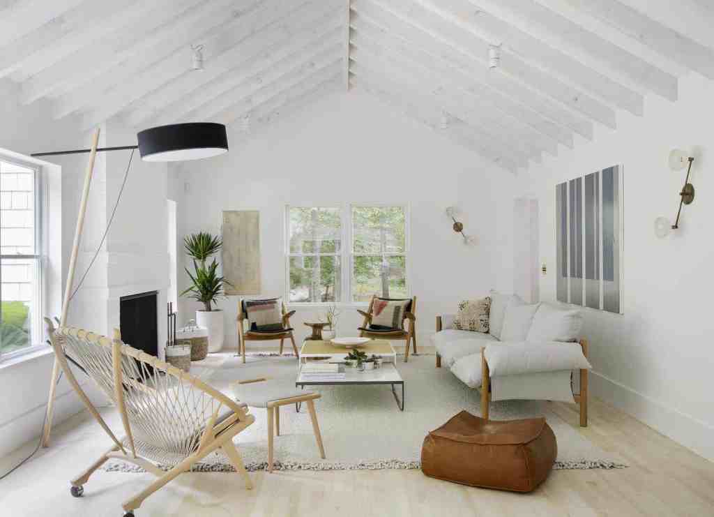 https://onekindesign.com/2018/02/13/scandinavian-style-beach-retreat/